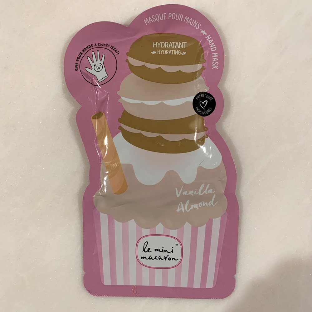 Le Mini Macaron Hand Mask!